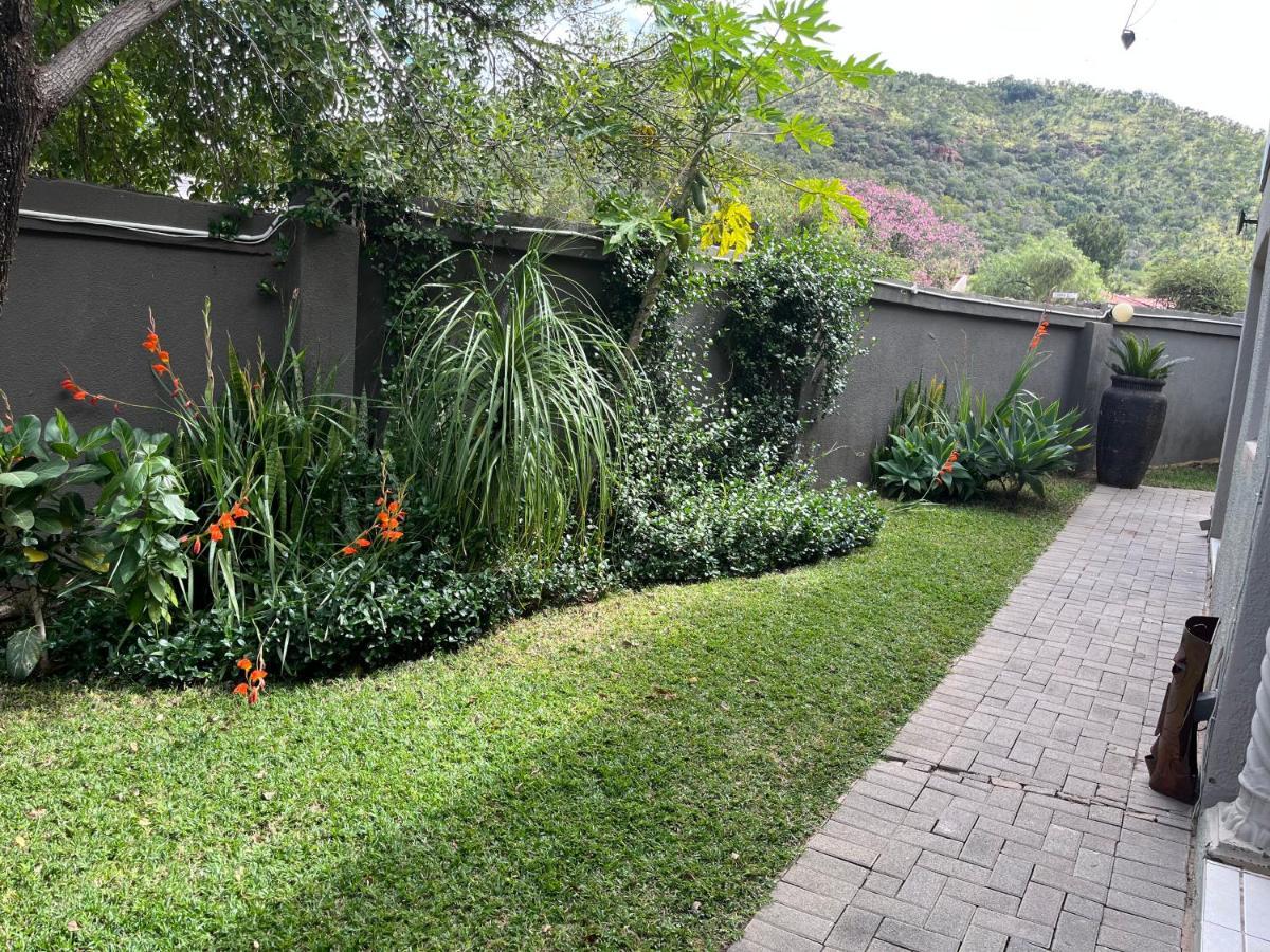 Toro Guest House Rustenburg Exterior foto
