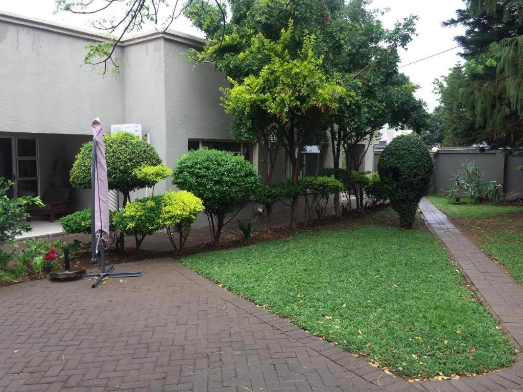 Toro Guest House Rustenburg Exterior foto